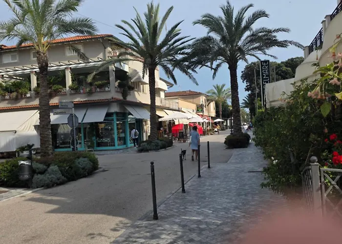 Matteo , , Lucca Marina di Pietrasanta